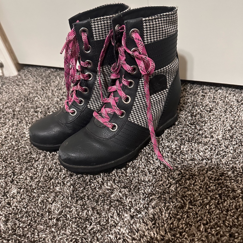 Joan or arctic youth sorel wedge